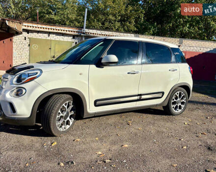 Белый Фиат 500L, объемом двигателя 1.37 л и пробегом 176 тыс. км за 8150 $, фото 1 на Automoto.ua
