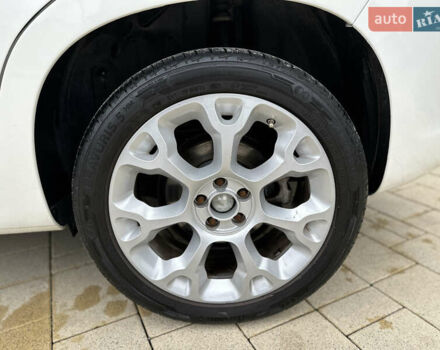 Белый Фиат 500L, объемом двигателя 1.4 л и пробегом 110 тыс. км за 7900 $, фото 10 на Automoto.ua