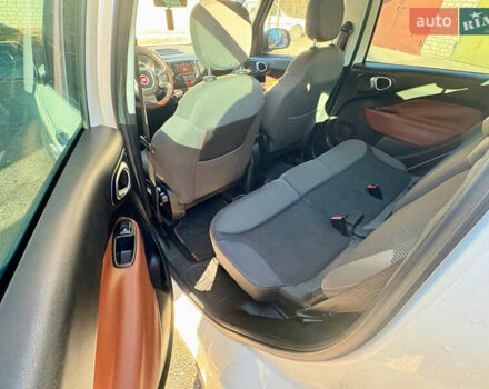 Белый Фиат 500L, объемом двигателя 1.37 л и пробегом 176 тыс. км за 8150 $, фото 12 на Automoto.ua