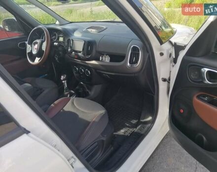 Білий Фіат 500L, об'ємом двигуна 1.37 л та пробігом 120 тис. км за 6999 $, фото 28 на Automoto.ua