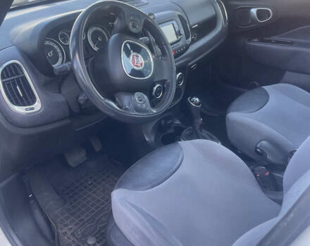 Белый Фиат 500L, объемом двигателя 1.2 л и пробегом 190 тыс. км за 8500 $, фото 3 на Automoto.ua
