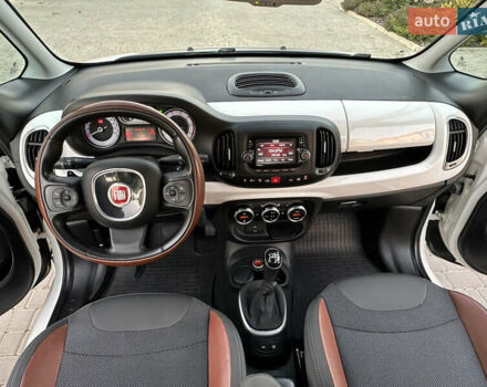 Белый Фиат 500L, объемом двигателя 1.3 л и пробегом 176 тыс. км за 8900 $, фото 67 на Automoto.ua
