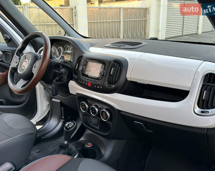Белый Фиат 500L, объемом двигателя 1.3 л и пробегом 176 тыс. км за 8900 $, фото 36 на Automoto.ua