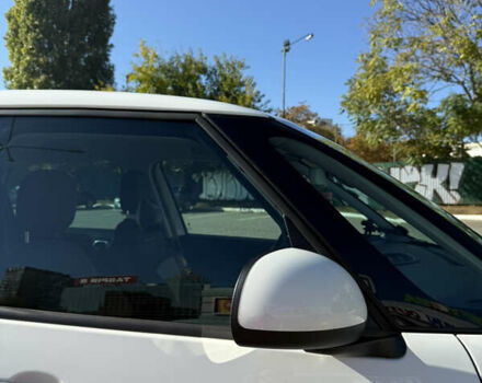 Белый Фиат 500L, объемом двигателя 1.3 л и пробегом 104 тыс. км за 9600 $, фото 28 на Automoto.ua
