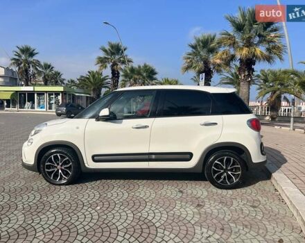 Белый Фиат 500L, объемом двигателя 1.3 л и пробегом 109 тыс. км за 8200 $, фото 2 на Automoto.ua