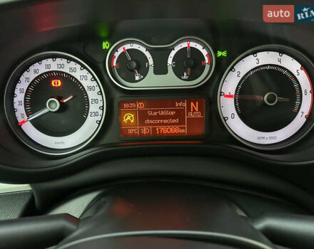 Белый Фиат 500L, объемом двигателя 1.3 л и пробегом 176 тыс. км за 8900 $, фото 73 на Automoto.ua