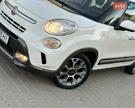 Белый Фиат 500L, объемом двигателя 1.3 л и пробегом 176 тыс. км за 8900 $, фото 2 на Automoto.ua
