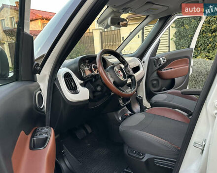 Белый Фиат 500L, объемом двигателя 1.3 л и пробегом 176 тыс. км за 8900 $, фото 64 на Automoto.ua