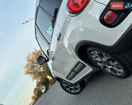 Белый Фиат 500L, объемом двигателя 1.3 л и пробегом 176 тыс. км за 8900 $, фото 7 на Automoto.ua