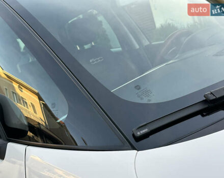 Белый Фиат 500L, объемом двигателя 1.3 л и пробегом 176 тыс. км за 8900 $, фото 16 на Automoto.ua