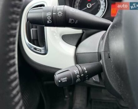 Білий Фіат 500L, об'ємом двигуна 1.25 л та пробігом 169 тис. км за 10500 $, фото 20 на Automoto.ua