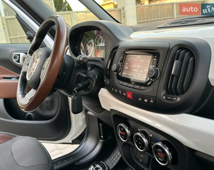 Белый Фиат 500L, объемом двигателя 1.3 л и пробегом 176 тыс. км за 8900 $, фото 42 на Automoto.ua