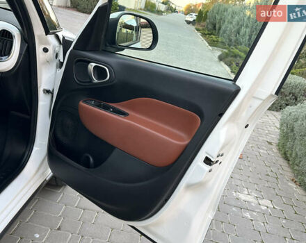 Белый Фиат 500L, объемом двигателя 1.3 л и пробегом 176 тыс. км за 8900 $, фото 33 на Automoto.ua