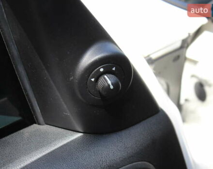 Белый Фиат 500L, объемом двигателя 1.3 л и пробегом 97 тыс. км за 9499 $, фото 19 на Automoto.ua