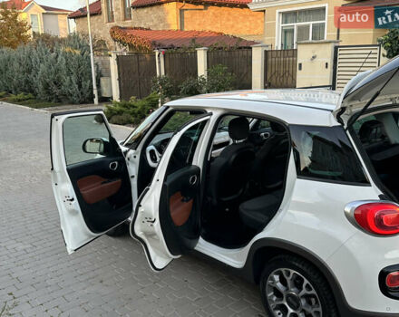 Белый Фиат 500L, объемом двигателя 1.3 л и пробегом 176 тыс. км за 8900 $, фото 51 на Automoto.ua