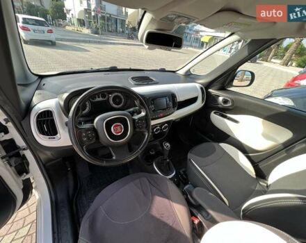 Белый Фиат 500L, объемом двигателя 1.3 л и пробегом 109 тыс. км за 8200 $, фото 6 на Automoto.ua
