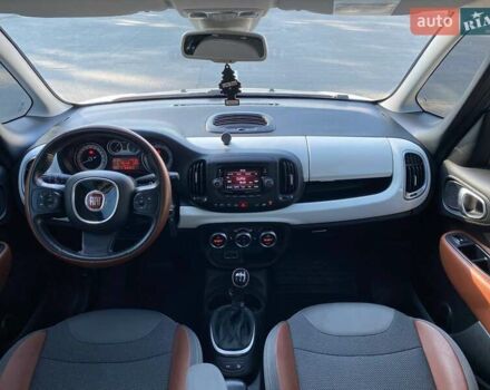 Фиат 500L 2015 в Киеве на Automoto.ua Белый Фиат 500L, объемом двигателя 1.25 л и пробегом 53 тыс. км за 10990 $, фото 22 на Automoto.ua