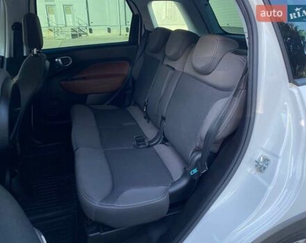 Фиат 500L 2015 в Киеве на Automoto.ua Белый Фиат 500L, объемом двигателя 1.25 л и пробегом 53 тыс. км за 10990 $, фото 17 на Automoto.ua