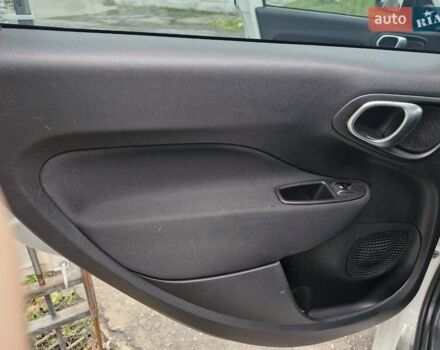 Белый Фиат 500L, объемом двигателя 1.3 л и пробегом 135 тыс. км за 8599 $, фото 10 на Automoto.ua