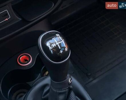 Белый Фиат 500L, объемом двигателя 1.25 л и пробегом 53 тыс. км за 10990 $, фото 32 на Automoto.ua