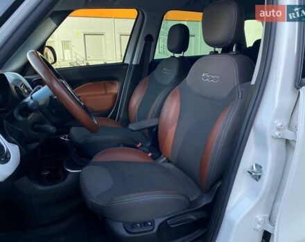 Фиат 500L 2015 в Киеве на Automoto.ua Белый Фиат 500L, объемом двигателя 1.25 л и пробегом 53 тыс. км за 10990 $, фото 15 на Automoto.ua