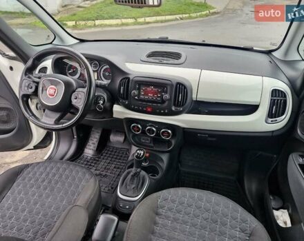 Белый Фиат 500L, объемом двигателя 1.3 л и пробегом 135 тыс. км за 8599 $, фото 16 на Automoto.ua