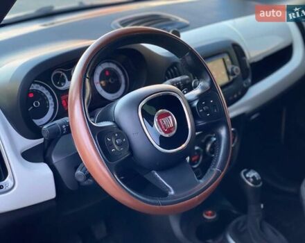 Белый Фиат 500L, объемом двигателя 1.25 л и пробегом 53 тыс. км за 10990 $, фото 13 на Automoto.ua