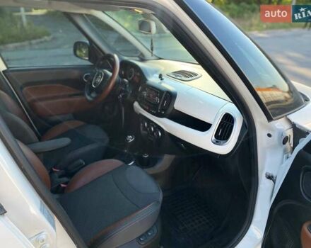 Белый Фиат 500L, объемом двигателя 1.25 л и пробегом 53 тыс. км за 10500 $, фото 20 на Automoto.ua