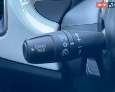 Белый Фиат 500L, объемом двигателя 1.25 л и пробегом 53 тыс. км за 10990 $, фото 28 на Automoto.ua