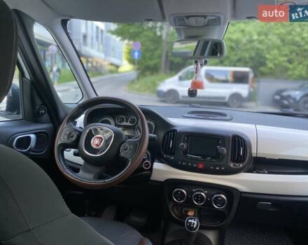 Белый Фиат 500L, объемом двигателя 1.2 л и пробегом 84 тыс. км за 10000 $, фото 4 на Automoto.ua