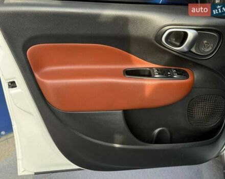 Белый Фиат 500L, объемом двигателя 1.37 л и пробегом 124 тыс. км за 9299 $, фото 9 на Automoto.ua