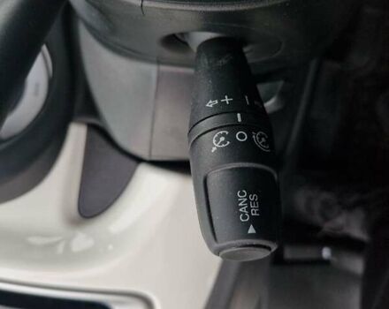 Белый Фиат 500L, объемом двигателя 1.3 л и пробегом 135 тыс. км за 8599 $, фото 27 на Automoto.ua