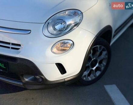 Белый Фиат 500L, объемом двигателя 1.25 л и пробегом 53 тыс. км за 10990 $, фото 2 на Automoto.ua