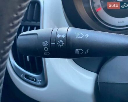 Белый Фиат 500L, объемом двигателя 1.25 л и пробегом 53 тыс. км за 10990 $, фото 27 на Automoto.ua