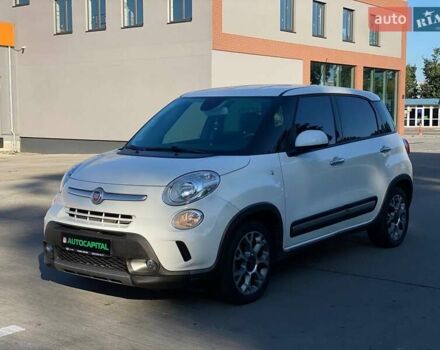 Фиат 500L 2015 в Киеве на Automoto.ua Белый Фиат 500L, объемом двигателя 1.25 л и пробегом 53 тыс. км за 10990 $, фото 5 на Automoto.ua