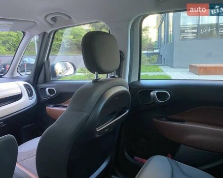 Белый Фиат 500L, объемом двигателя 1.2 л и пробегом 84 тыс. км за 10000 $, фото 5 на Automoto.ua