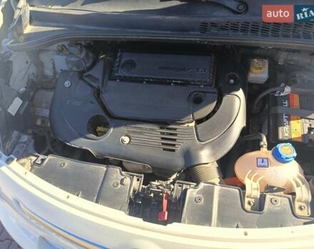 Білий Фіат 500L, об'ємом двигуна 1.3 л та пробігом 116 тис. км за 8700 $, фото 6 на Automoto.ua