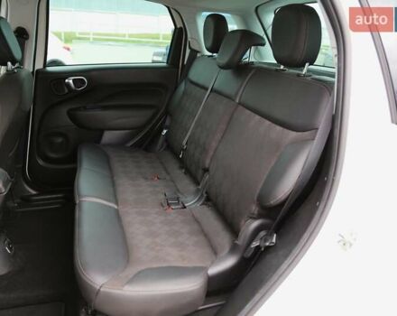 Белый Фиат 500L, объемом двигателя 1.37 л и пробегом 47 тыс. км за 12900 $, фото 7 на Automoto.ua