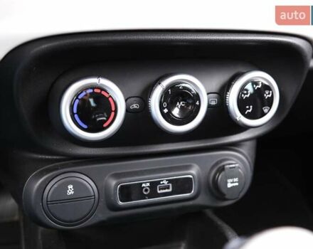 Белый Фиат 500L, объемом двигателя 1.37 л и пробегом 47 тыс. км за 12900 $, фото 18 на Automoto.ua