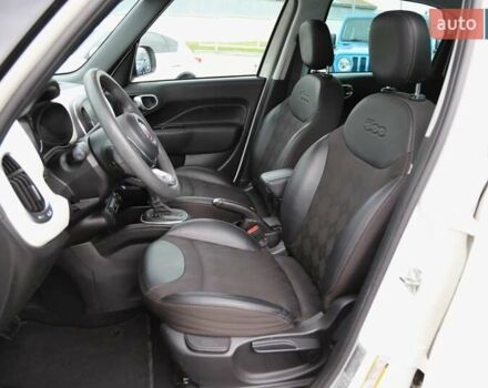 Белый Фиат 500L, объемом двигателя 1.37 л и пробегом 47 тыс. км за 12900 $, фото 6 на Automoto.ua