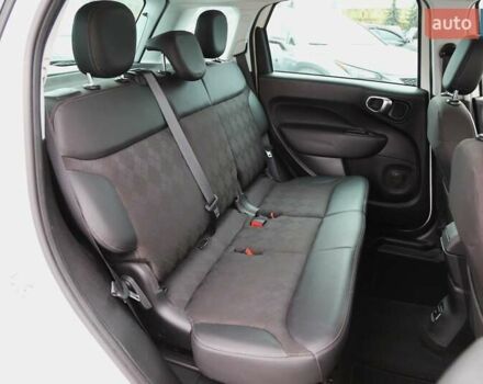 Белый Фиат 500L, объемом двигателя 1.37 л и пробегом 47 тыс. км за 12900 $, фото 8 на Automoto.ua