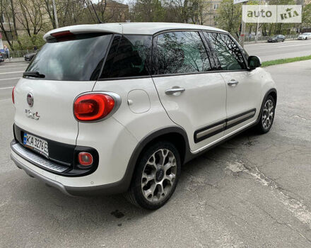 Белый Фиат 500L, объемом двигателя 1.4 л и пробегом 132 тыс. км за 8499 $, фото 3 на Automoto.ua