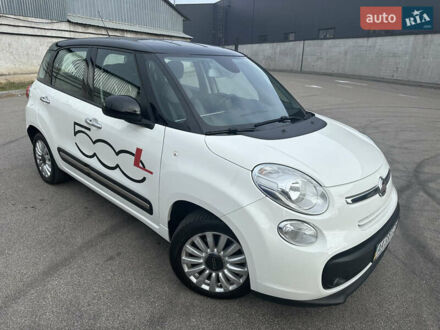 Фиат 500L 2013 в Киеве на Automoto.ua Белый Фиат 500L, объемом двигателя 1.3 л и пробегом 119 тыс. км за 8700 $, фото 1 на Automoto.ua