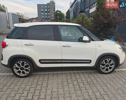Белый Фиат 500L, объемом двигателя 1.2 л и пробегом 130 тыс. км за 8999 $, фото 1 на Automoto.ua