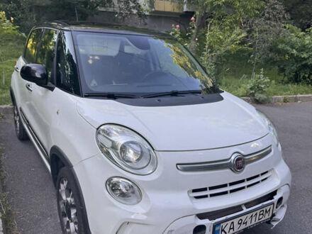 Белый Фиат 500L, объемом двигателя 1.2 л и пробегом 245 тыс. км за 7000 $, фото 1 на Automoto.ua
