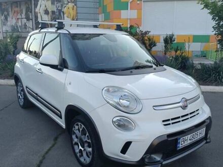 Фиат 500L 2014 в Черноморске (Ильичевске) на Automoto.ua Белый Фиат 500L, объемом двигателя 1.3 л и пробегом 174 тыс. км за 9000 $, фото 1 на Automoto.ua