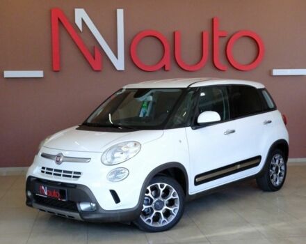 Белый Фиат 500L, объемом двигателя 1.3 л и пробегом 106 тыс. км за 10500 $, фото 1 на Automoto.ua