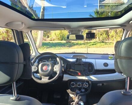 Белый Фиат 500L, объемом двигателя 1.3 л и пробегом 127 тыс. км за 6500 $, фото 1 на Automoto.ua