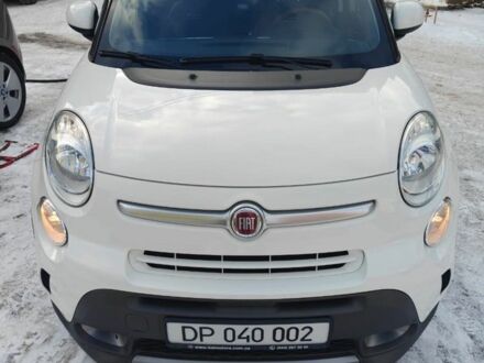 Белый Фиат 500L, объемом двигателя 1.25 л и пробегом 72 тыс. км за 12000 $, фото 1 на Automoto.ua