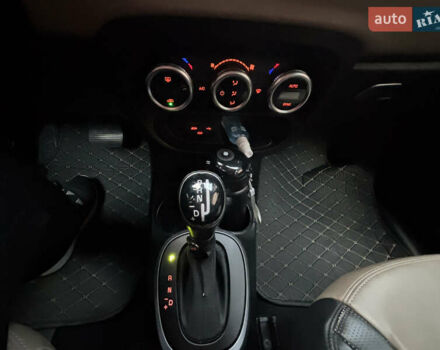 Фиат 500L 2013 в Киеве на Automoto.ua Черный Фиат 500L, объемом двигателя 1.37 л и пробегом 77 тыс. км за 9200 $, фото 20 на Automoto.ua